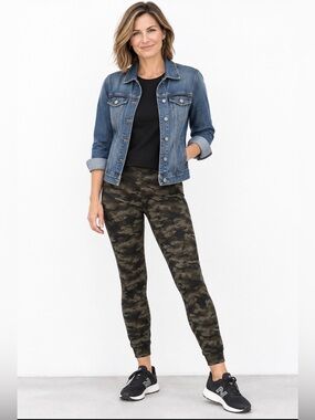 Camo Print Jogger/leggings - Olive Camo with pockets Size XL New without tag